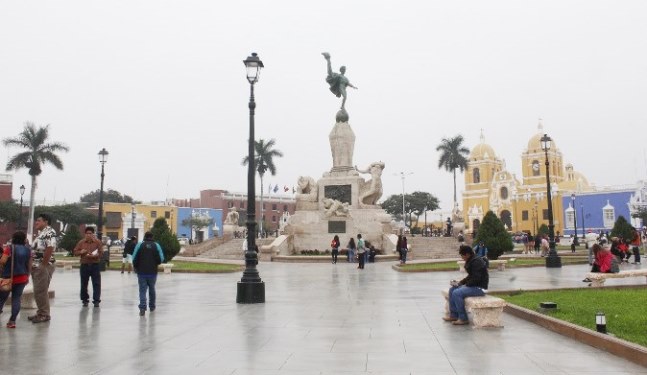 plaza armas Trujillo