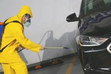 desinfectando vehiculo