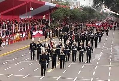 chilenos desfile jul 2018