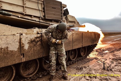 tanque Abrams fuego remoto