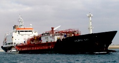 barco carguero gas