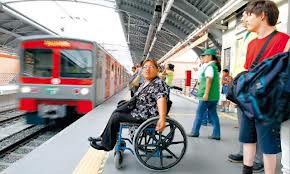 personas discapacitadas metro