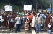 indigenas_selva_protesta_ago08.jpg