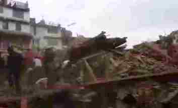 escombros terremoto abr 2015