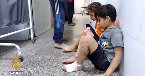 ninos heridos en suelo de hospital Gaza nov 2023