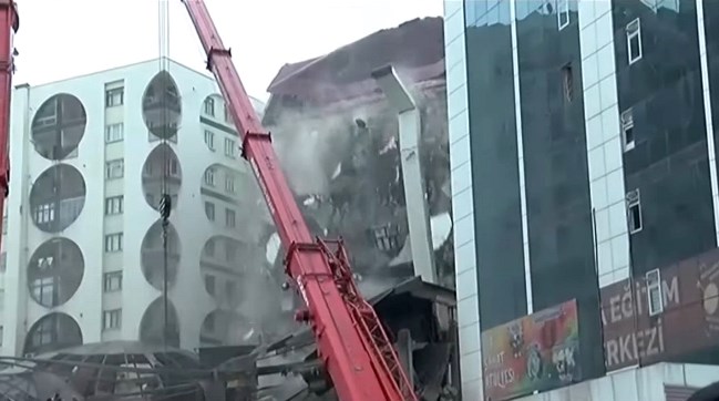 edificio derrumbandose terremoto 06 feb 2023