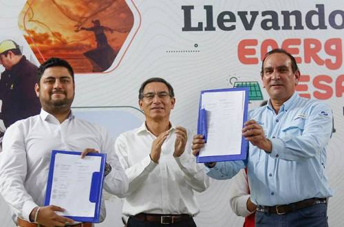 Martin Vizcarra firma concesion gas natural en Tumbes