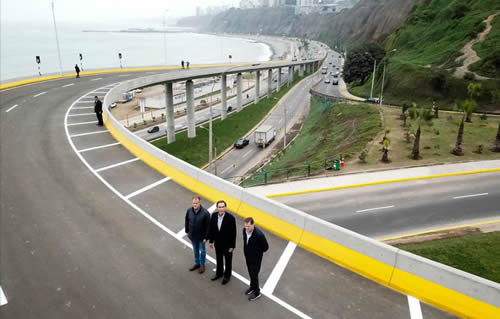 Martin Vizcarra con Jorge Munoz inauguran viaducto Armendariz