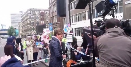 CNN Beckie Anderson falsos musulmanes Londres