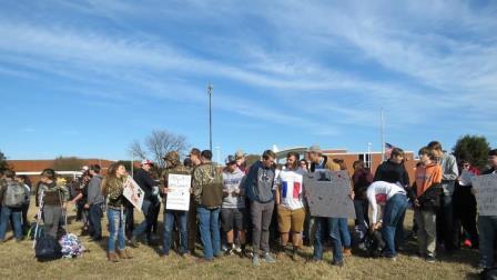 estudiantes protestan despido Peter Vlaming