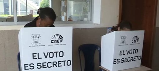 referendo Ecuador abr 2024