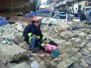 escombros guatemala sismo nov 2012